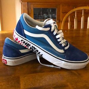 Vans: Size 6.5M, 8W.